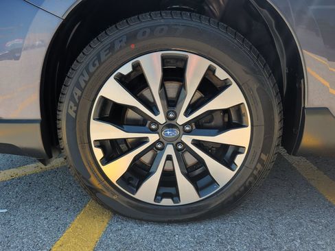 Used 2017 Subaru Outback 2.5i Limited AWD/4WD image 4