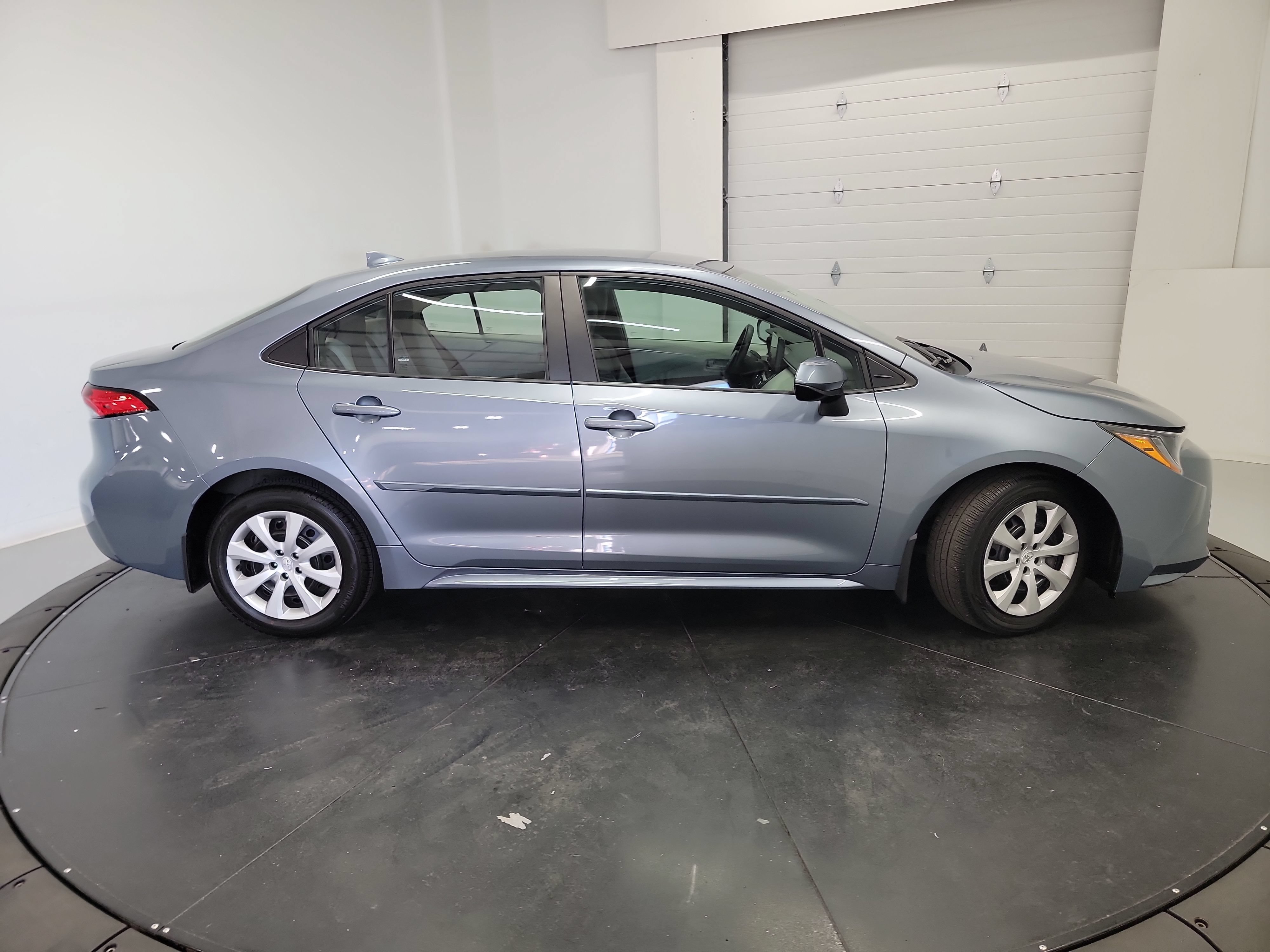 Used 2024 Toyota Corolla LE FWD image 11