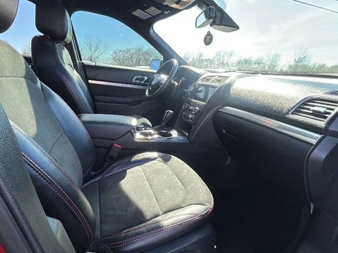 Used 2019 Ford Explorer XLT w/ Equipment Group 202A image 44