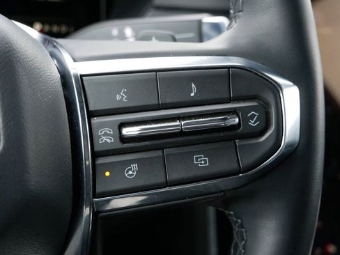 Used 2025 GMC Acadia Elevation w/ Elevation Premium Package image 24