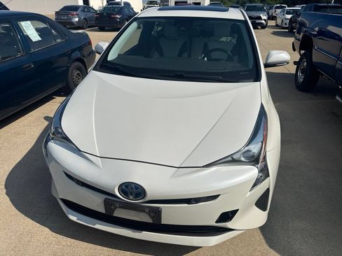 Used 2018 Toyota Prius Four w/ Advanced Technology Package FWD image 3