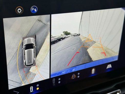 Used 2025 Chevrolet Equinox ACTIV w/ Safety and Technology Package FWD image 13