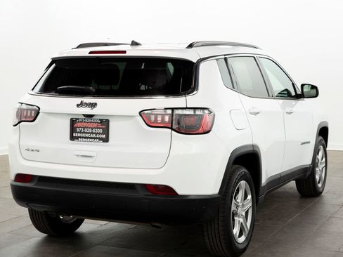 Used 2024 Jeep Compass Latitude AWD/4WD image 10
