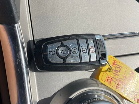 Used 2022 Ford Explorer XLT w/ Equipment Group 202A image 11