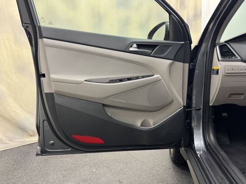Used 2017 Hyundai Tucson Sport w/ Cargo Package image 12