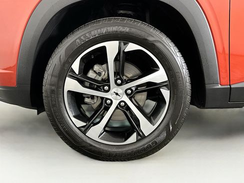 Used 2024 Chevrolet Trax RS FWD image 11