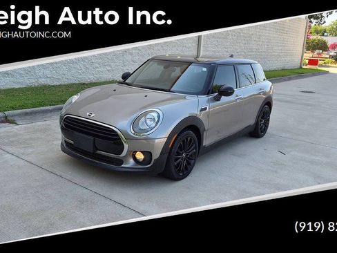Used 2017 MINI Cooper Clubman FWD image 1