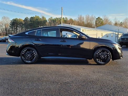 New 2026 Nissan Sentra SR w/ Floor Mat Package image 2