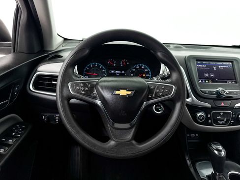 Used 2020 Chevrolet Equinox LS w/ LS Convenience Package FWD image 25