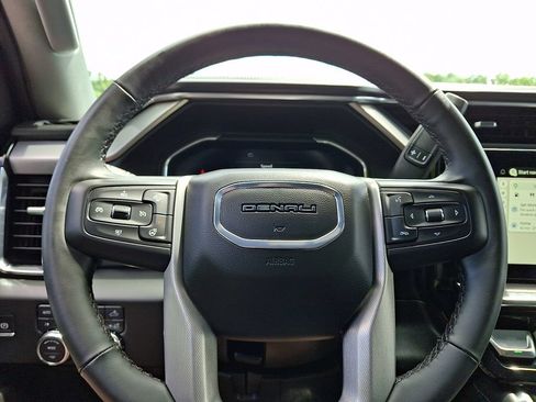 Used 2024 GMC Sierra 2500 Denali w/ Technology Package AWD/4WD image 19