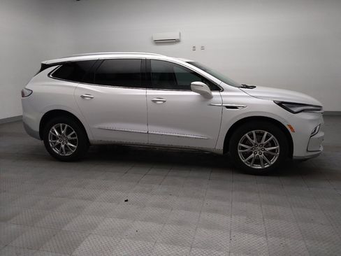 Used 2023 Buick Enclave Essence w/ Experience Buick Package FWD image 11