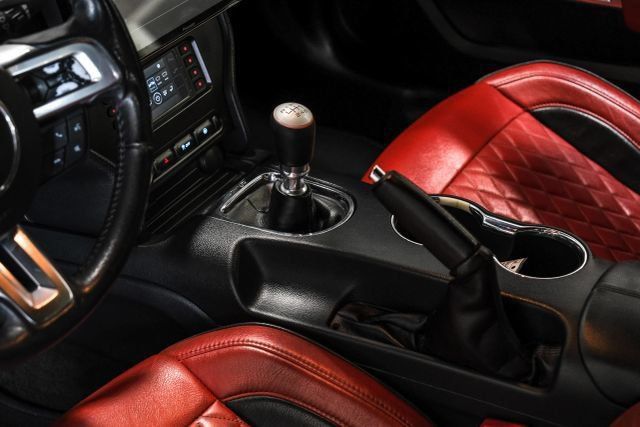 Used 2017 Ford Mustang Coupe RWD image 24