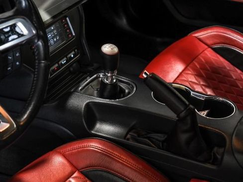 Used 2017 Ford Mustang Coupe RWD image 24