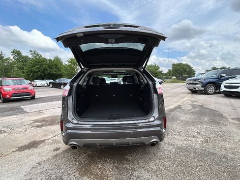 Used 2019 Ford Edge Titanium w/ Equipment Group 301A AWD/4WD image 37