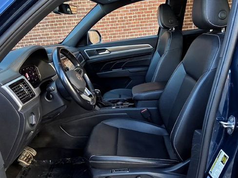 Used 2020 Volkswagen Atlas Cross Sport SEL image 12