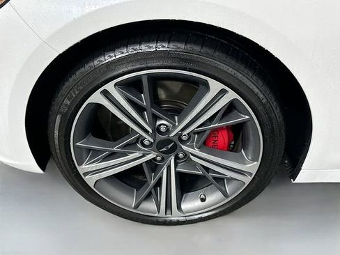 Certified 2025 Genesis G70 3.3T Advanced image 32