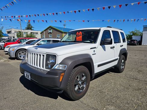 Used 2011 Jeep Liberty Renegade w/ Premium Group AWD/4WD image 3