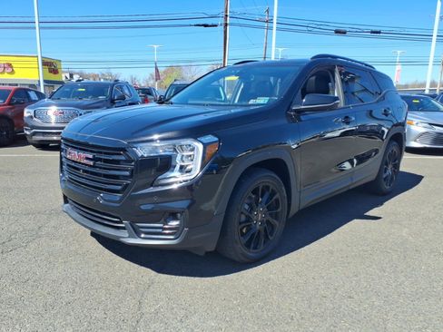 Used 2023 GMC Terrain SLT w/ Infotainment Package II image 8