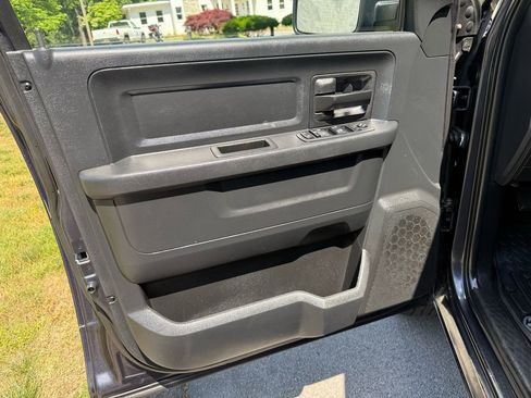 Used 2017 RAM 1500 Express w/ Express Value Package AWD/4WD image 14