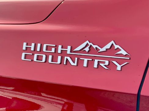 Used 2021 Chevrolet Suburban High Country image 20