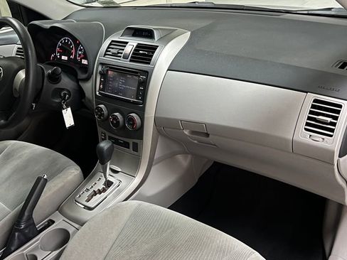 Used 2013 Toyota Corolla LE image 21