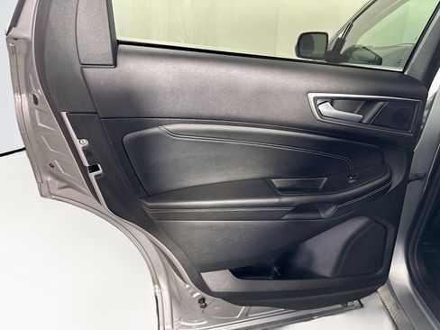 Used 2024 Ford Edge Titanium image 25
