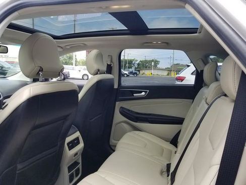 Used 2019 Ford Edge Titanium w/ Equipment Group 301A AWD/4WD image 17