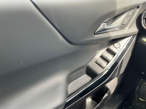 Used 2025 Chevrolet Equinox LT image 18