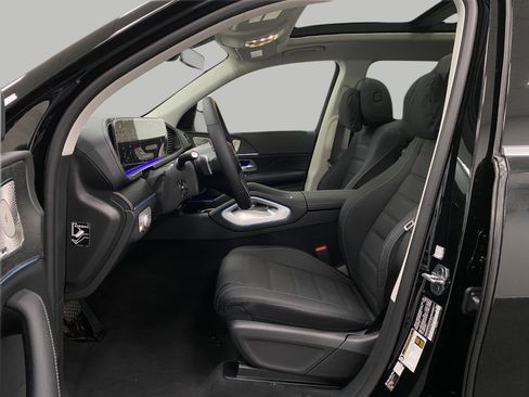 New 2026 Mercedes-Benz GLS 450 4MATIC image 33