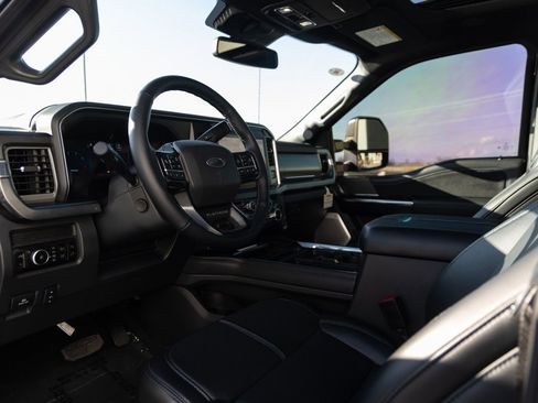 Used 2025 Ford F350 Platinum AWD/4WD image 23