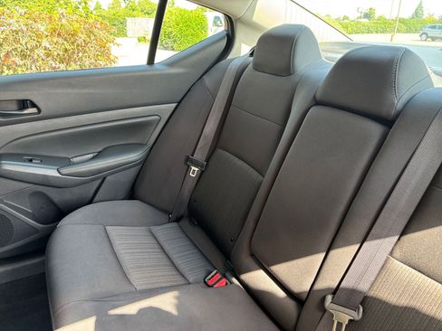Used 2025 Nissan Altima 2.5 SV FWD image 40