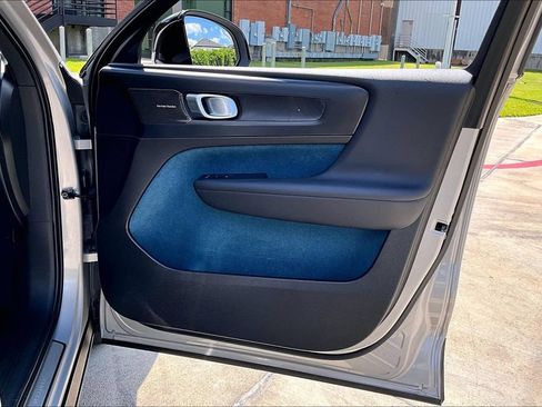 Certified 2023 Volvo C40 P8 Recharge Ultimate w/ Protection Package Premier AWD/4WD image 24