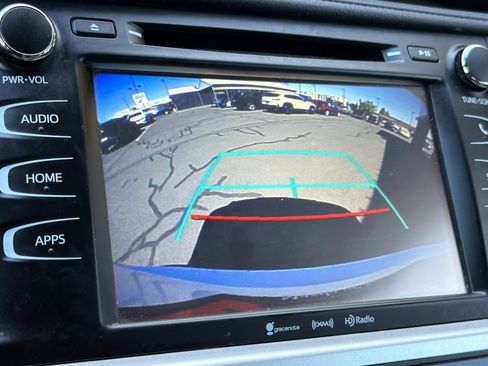 Used 2019 Toyota Highlander Plus AWD/4WD image 21