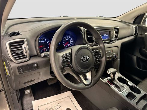 Used 2019 Kia Sportage LX image 9
