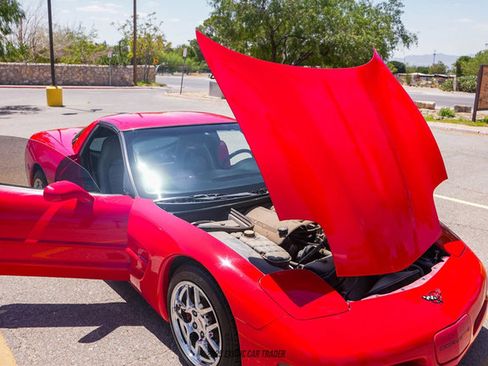 Used 1999 Chevrolet Corvette Coupe w/ Memory Pkg RWD image 65