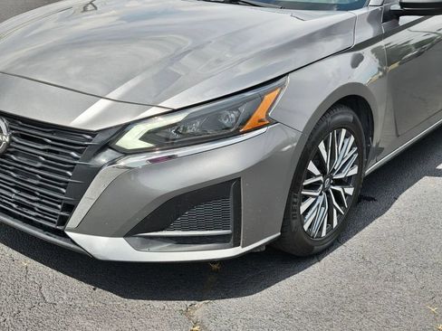 Used 2024 Nissan Altima 2.5 SV FWD image 5