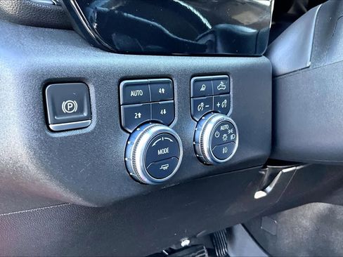 Used 2023 GMC Sierra 1500 Elevation w/ Preferred Package image 32