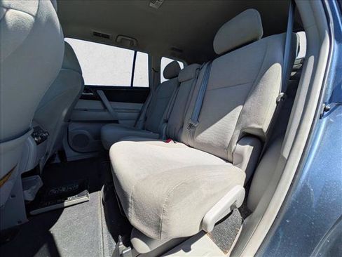 Used 2013 Toyota Highlander Plus AWD/4WD image 15