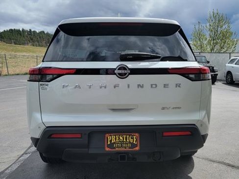 Used 2024 Nissan Pathfinder SV w/ SV Premium Package AWD/4WD image 6