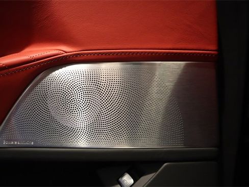 Certified 2022 BMW ALPINA B7 xDrive w/ Luxury Rear Seating Package image 34