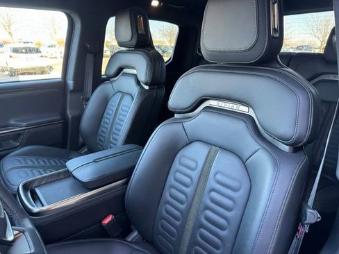 Used 2022 Rivian R1T Launch Edition image 19
