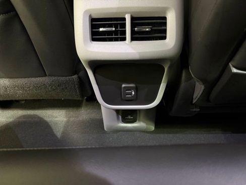 Used 2022 GMC Terrain SLT w/ Infotainment Package II image 26