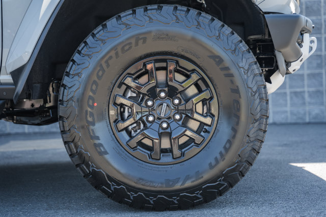 New 2026 Ford Bronco Raptor w/ Interior Carbon Fiber Pack AWD/4WD image 27