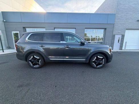 Used 2024 Kia Telluride S w/ S Sunroof Package AWD/4WD image 3