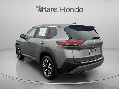 Used 2023 Nissan Rogue SV image 3