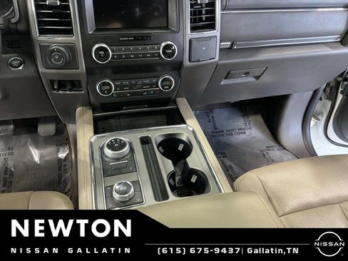 Used 2021 Ford Expedition XLT AWD/4WD image 19