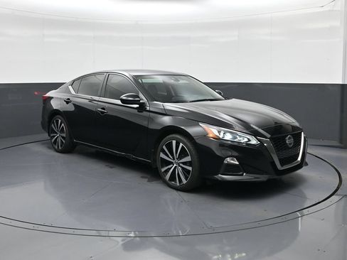 Used 2022 Nissan Altima 2.5 SR FWD image 1