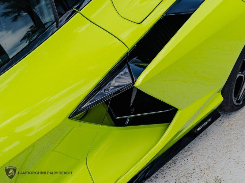 Used 2025 Lamborghini Revuelto AWD/4WD image 11