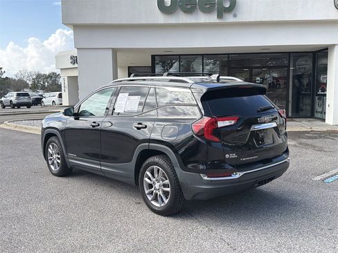 Used 2022 GMC Terrain SLT w/ Infotainment Package II image 7