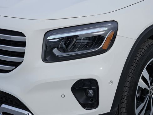 Certified 2025 Mercedes-Benz GLB 250 image 9